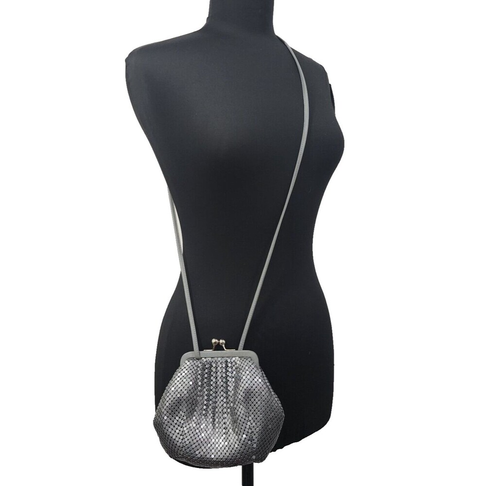 Whiting & Davis International Silver Chainmail Mesh Crossbody Clutch Kiss Lock